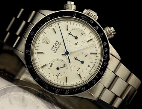 Which fonts are used in the Rolex Daytona Albino pls : )